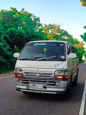 Toyota Dolphin 2008 Van (Used)