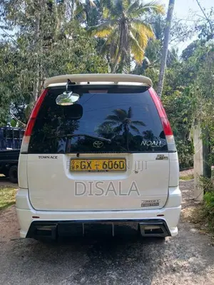 Toyota Noah 1997 Van (Used)