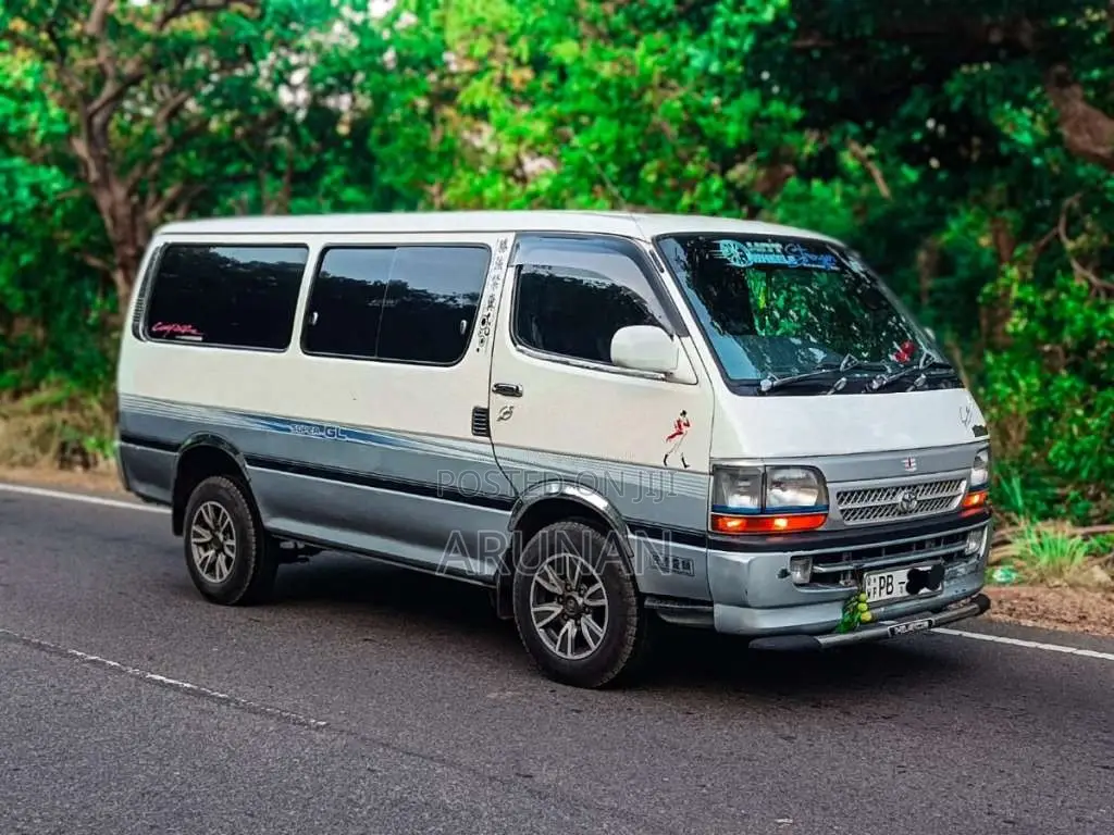 Toyota Dolphin 2008 Van (Used)