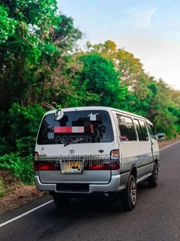 Toyota Dolphin 2008 Van (Used)