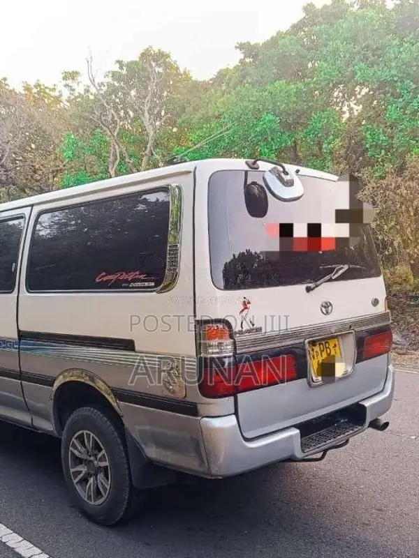 Toyota Dolphin 2008 Van (Used)
