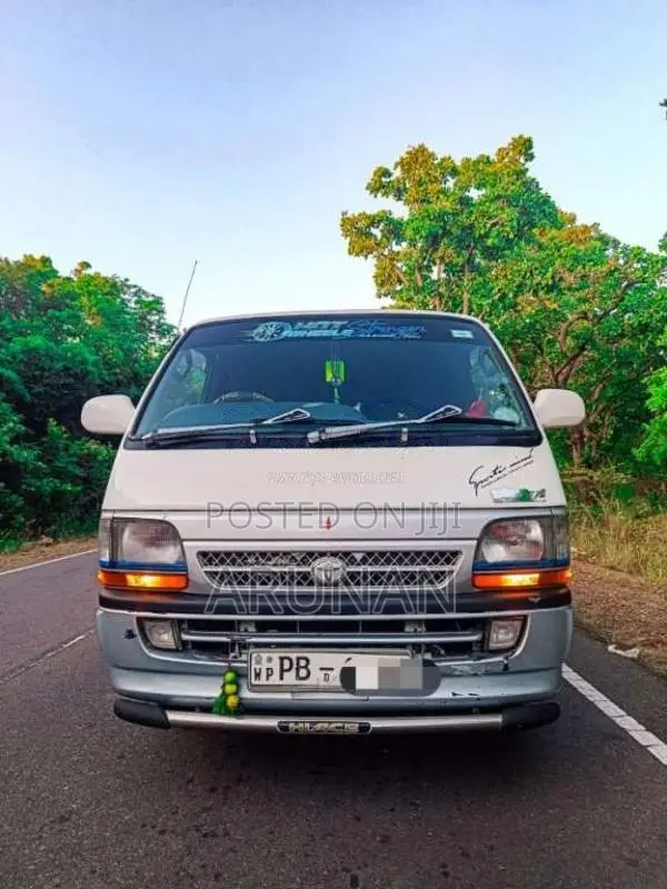 Toyota Dolphin 2008 Van (Used)
