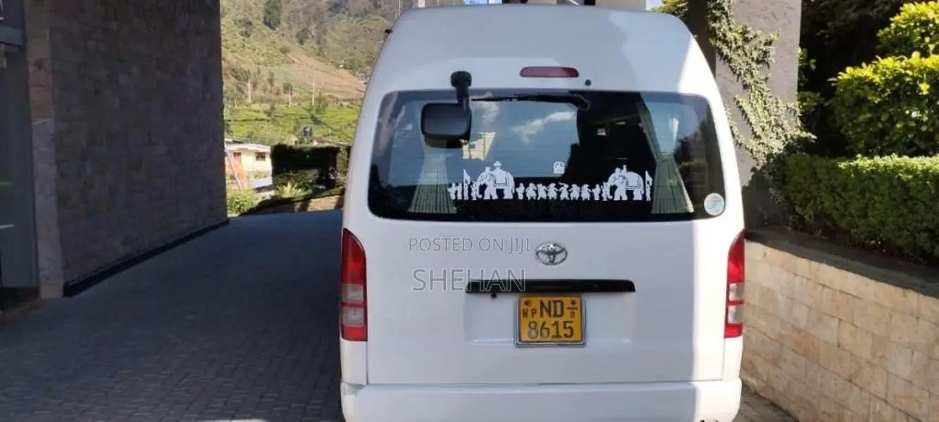 Toyota KDH 2011 Van (Used)