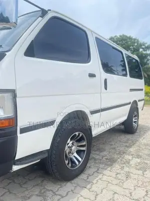 Toyota Dolphin 1992 Van (Used)