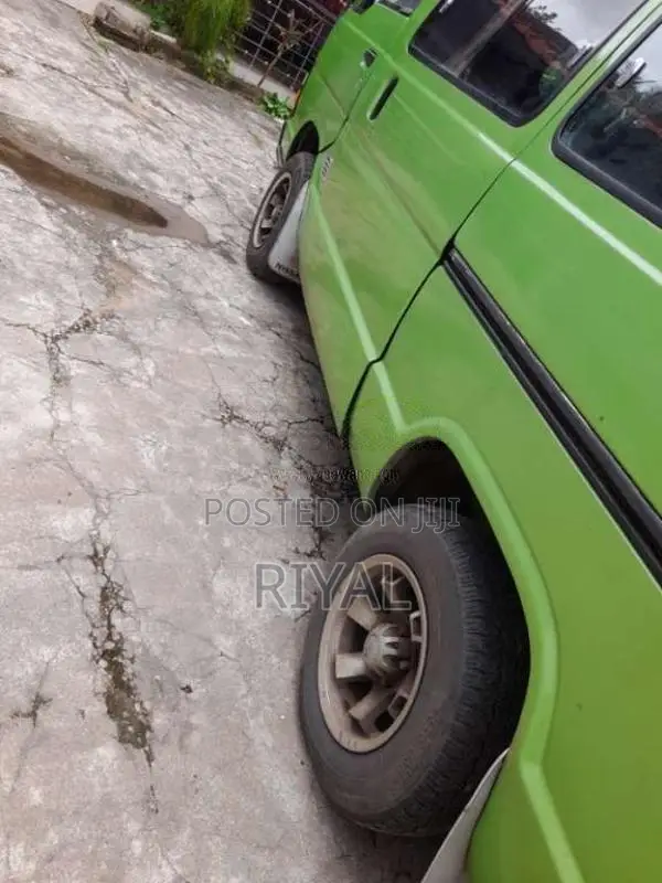 Toyota Shell 1988 Van (Used)