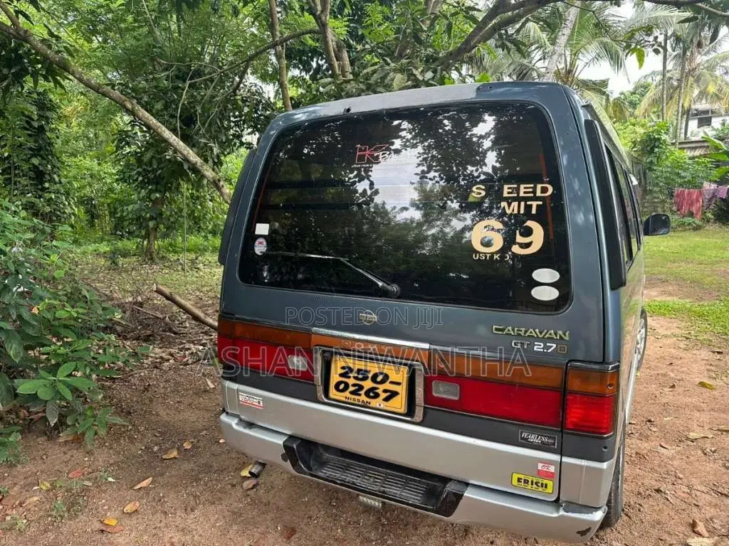 Nissan Caravan 1993 Van (Used)