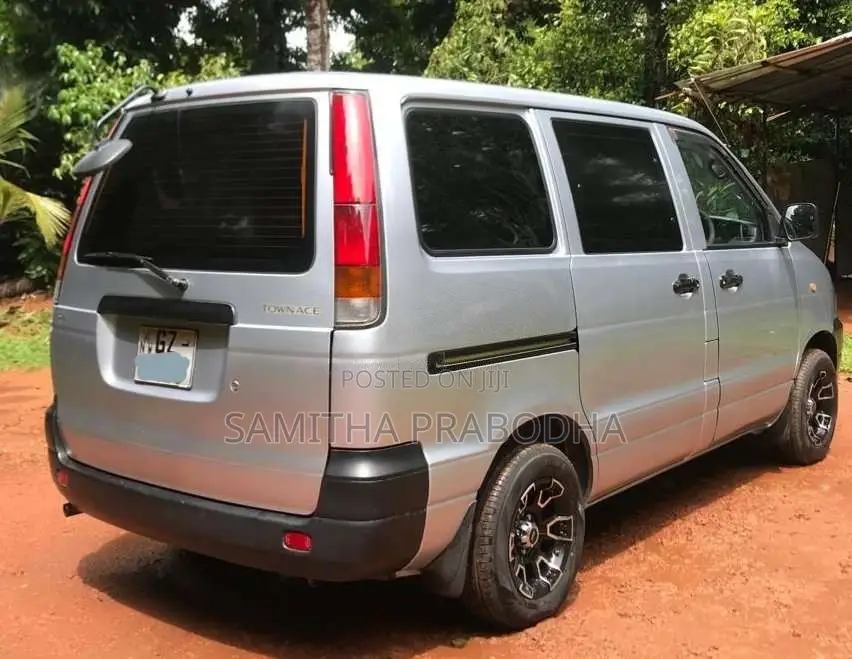 Toyota CR41 1998 Van (Used)