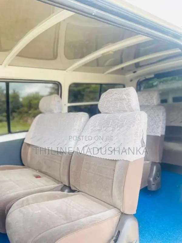Toyota Dolphin 1992 Van (Used)