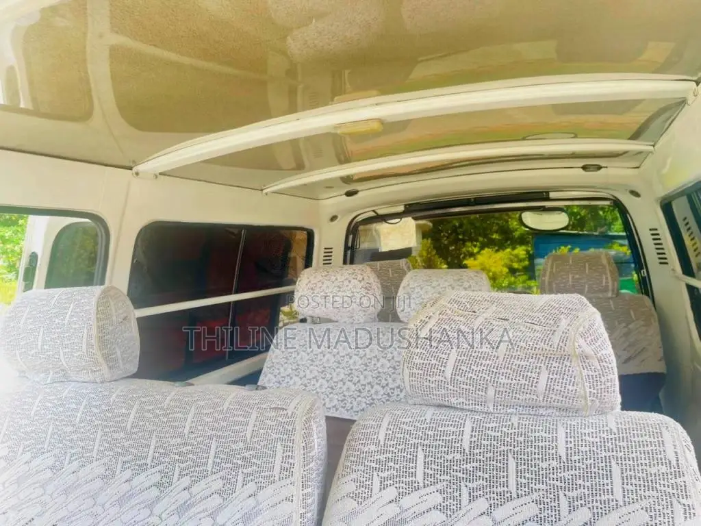 Toyota Dolphin 1992 Van (Used)