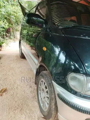 Nissan Serena 1992 Van (Used)