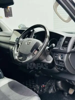 Toyota KDH 2016 Van (Used)