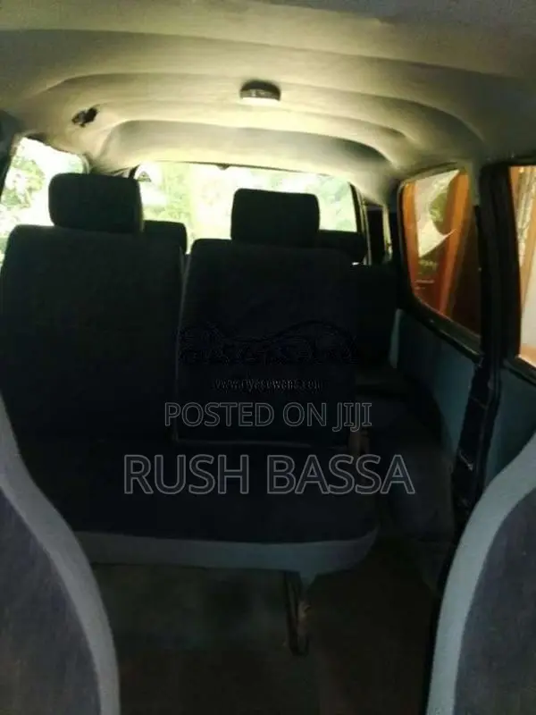 Nissan Serena 1992 Van (Used)