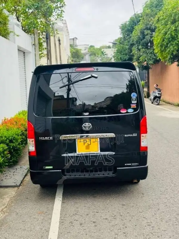 Toyota KDH 2016 Van (Used)