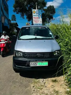 Toyota Noah 1997 Van (Used)
