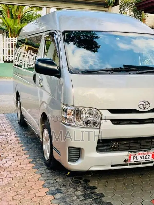 Toyota KDH 2015 Van (Used)