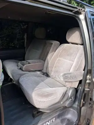 Nissan Serena 2002 Van (Used)