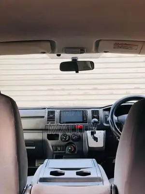Toyota KDH 2015 Van (Used)
