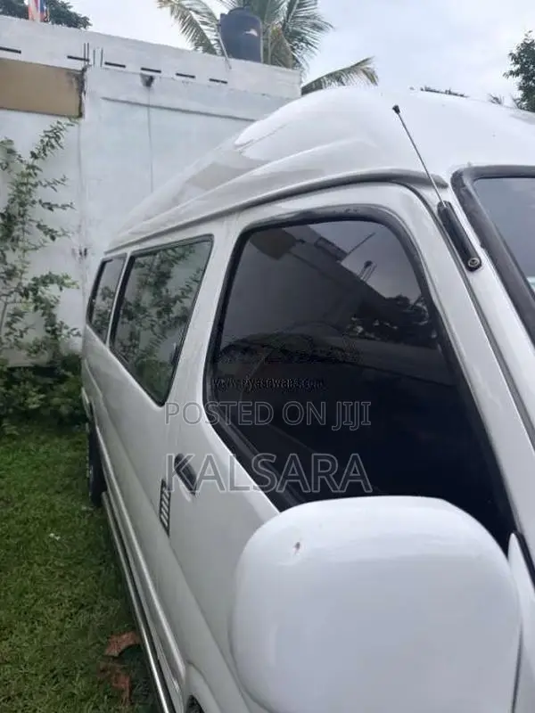 Toyota Dolphin LH123 1992 Van (Used)