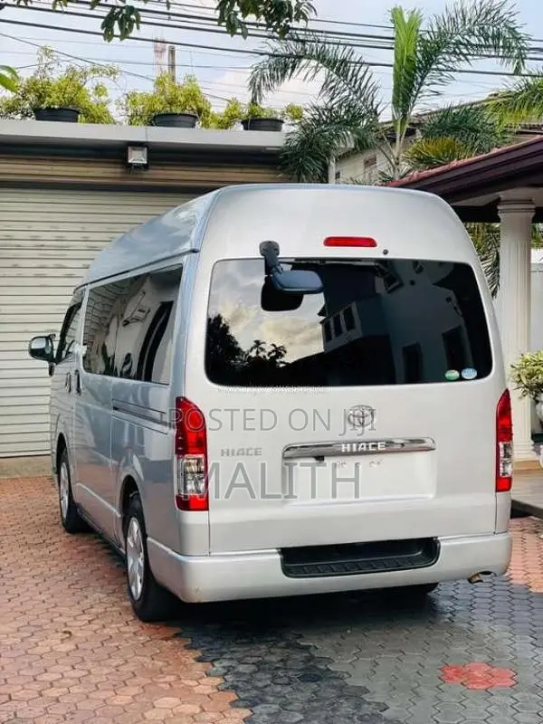 Toyota KDH 2015 Van (Used)