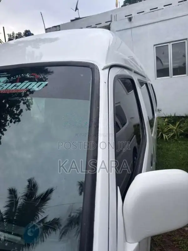 Toyota Dolphin LH123 1992 Van (Used)