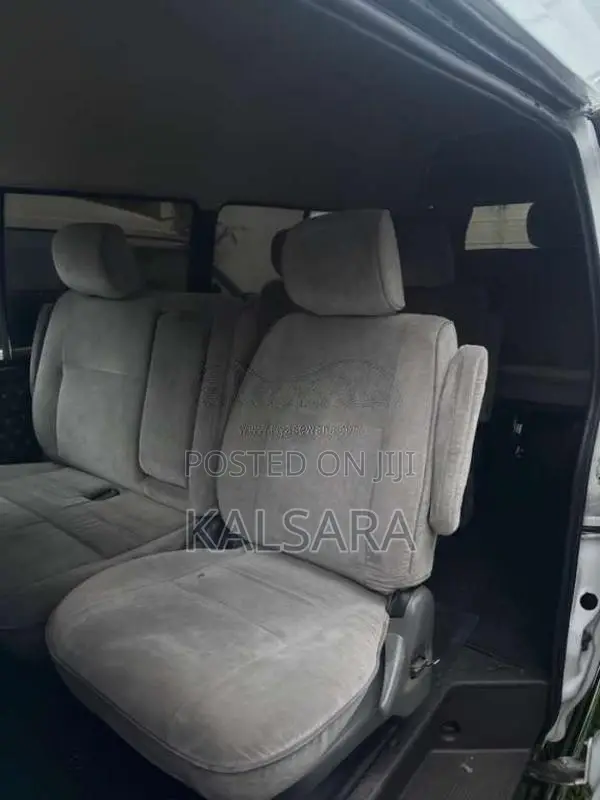 Toyota Dolphin LH123 1992 Van (Used)