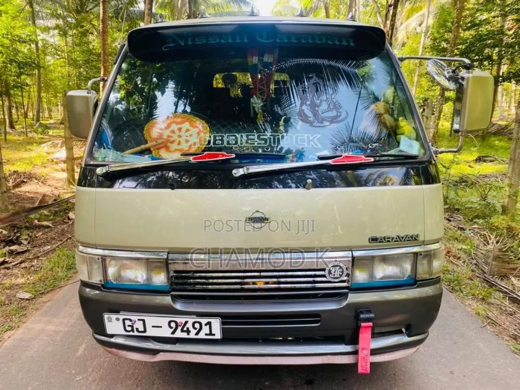 Nissan Caravan 1996 Van (Used)