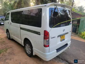 Toyota KDH 2014 Van (Used)