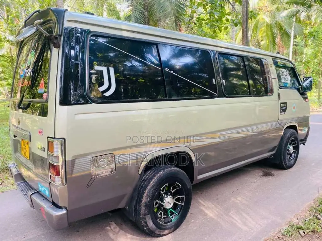Nissan Caravan 1996 Van (Used)
