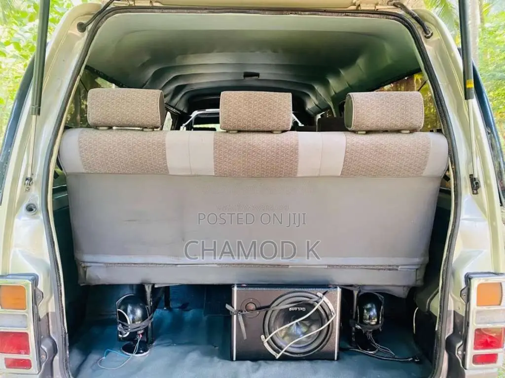 Nissan Caravan 1996 Van (Used)