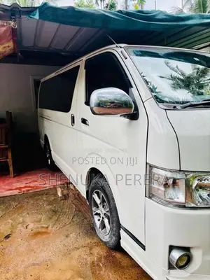 Toyota KDH 2015 Van (Used)