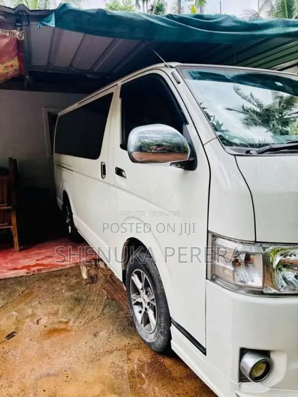 Toyota KDH 2015 Van (Used)