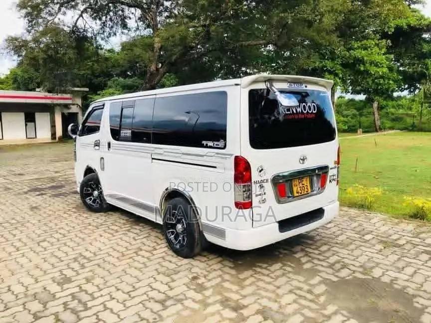 Toyota KDH 2007 Van (Used)