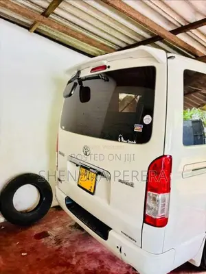 Toyota KDH 2015 Van (Used)