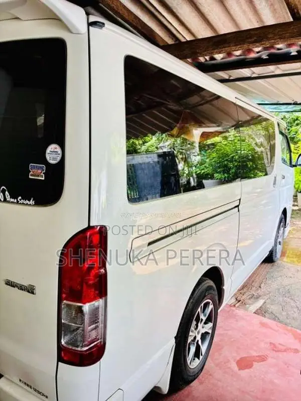 Toyota KDH 2015 Van (Used)