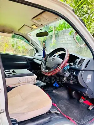 Toyota KDH 2015 Van (Used)