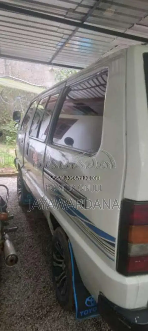 Toyota CR26 1986 Van (Used)