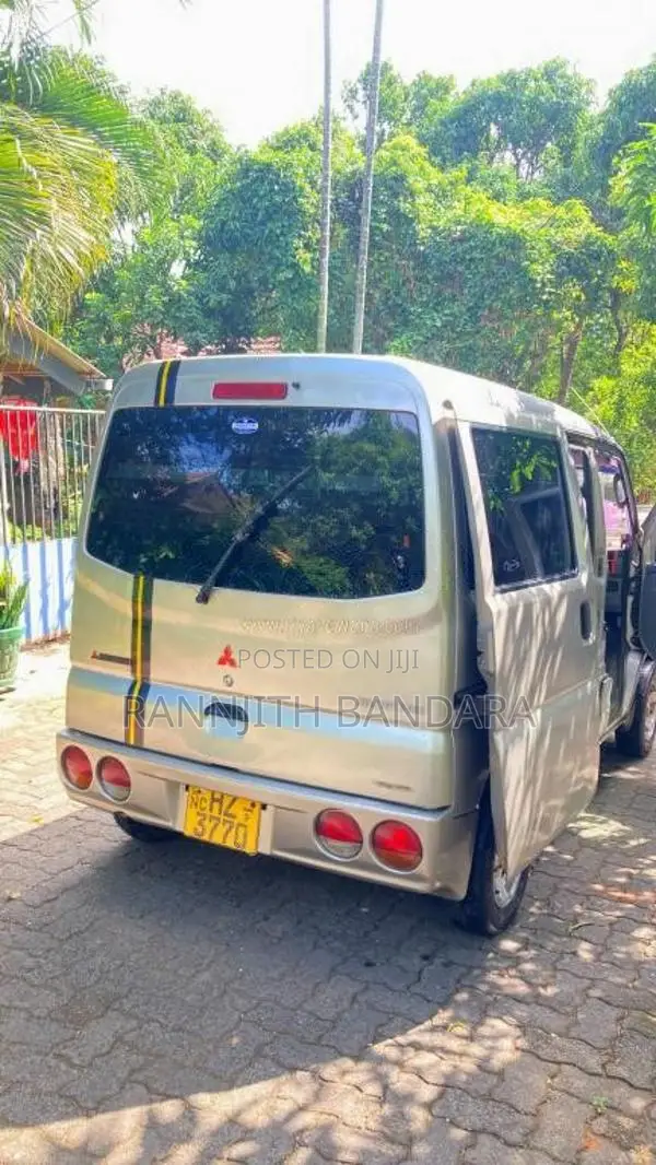 Mitsubishi MiniCab 2004 Van (Used)