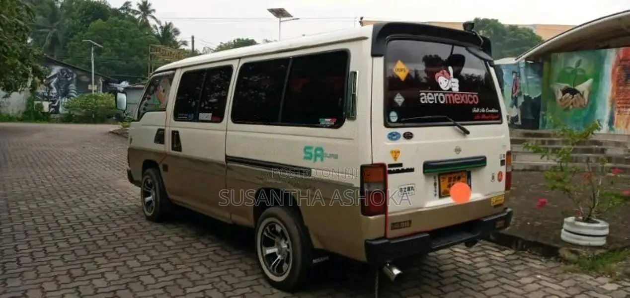 Nissan VRGE-24 1993 Van (Used)