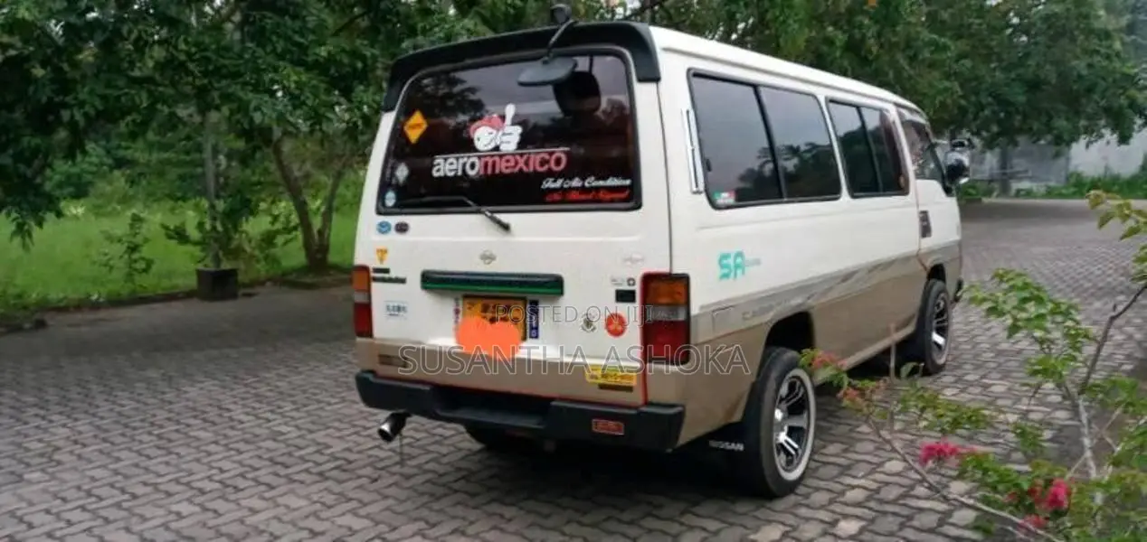 Nissan VRGE-24 1993 Van (Used)