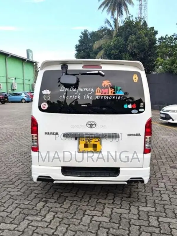 Toyota KDH 2007 Van (Used)