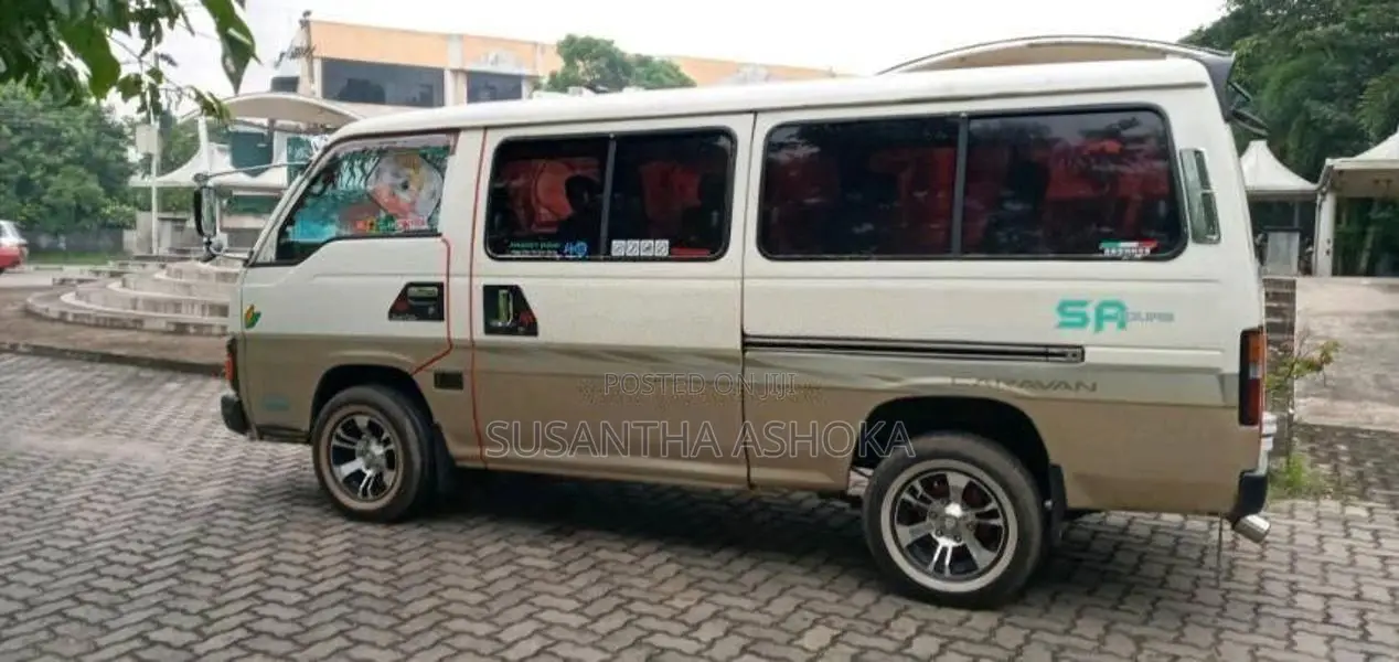 Nissan VRGE-24 1993 Van (Used)