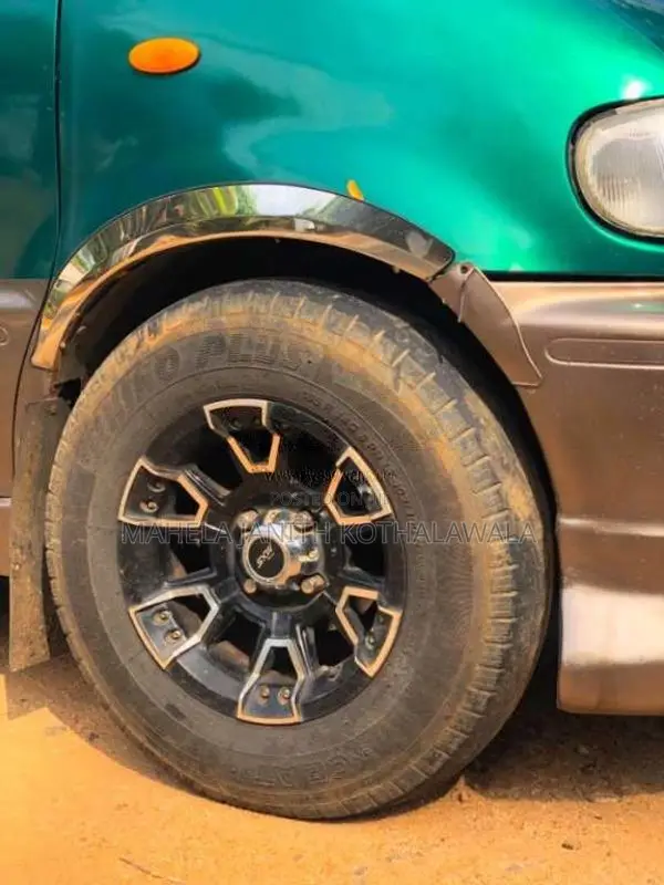 Nissan Serena 1991 Van (Used)