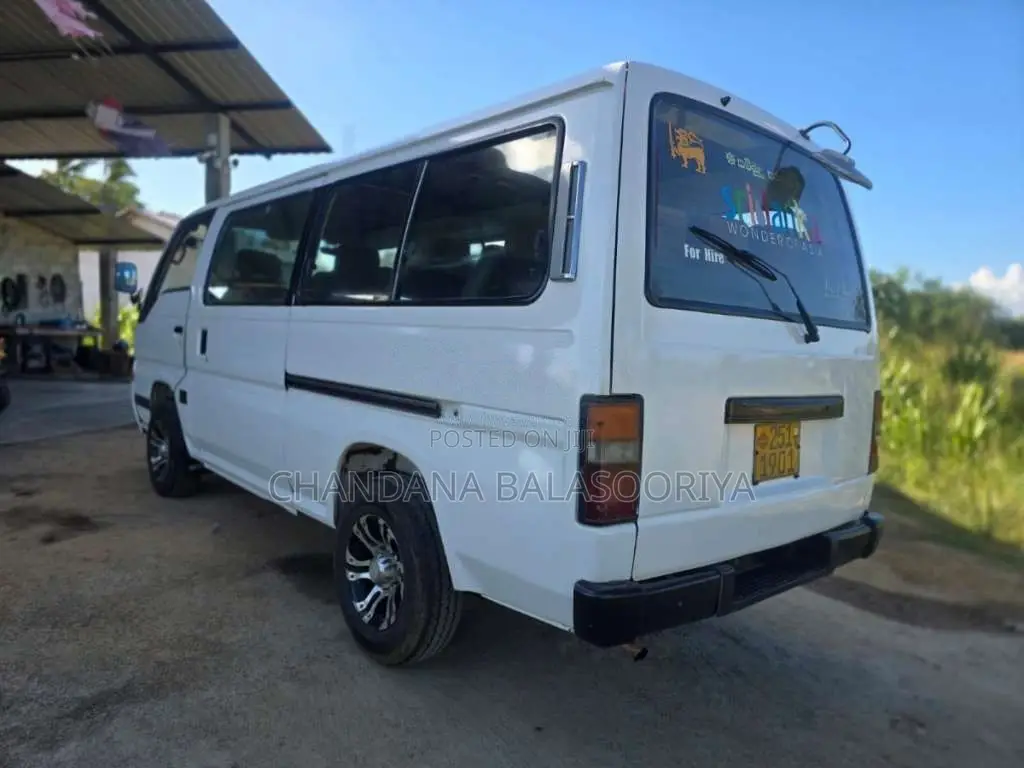 Nissan Caravan 1993 Van (Used)
