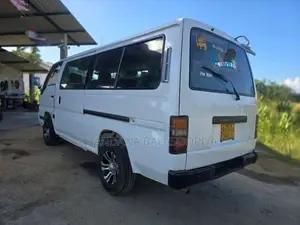 Nissan Caravan 1993 Van (Used)