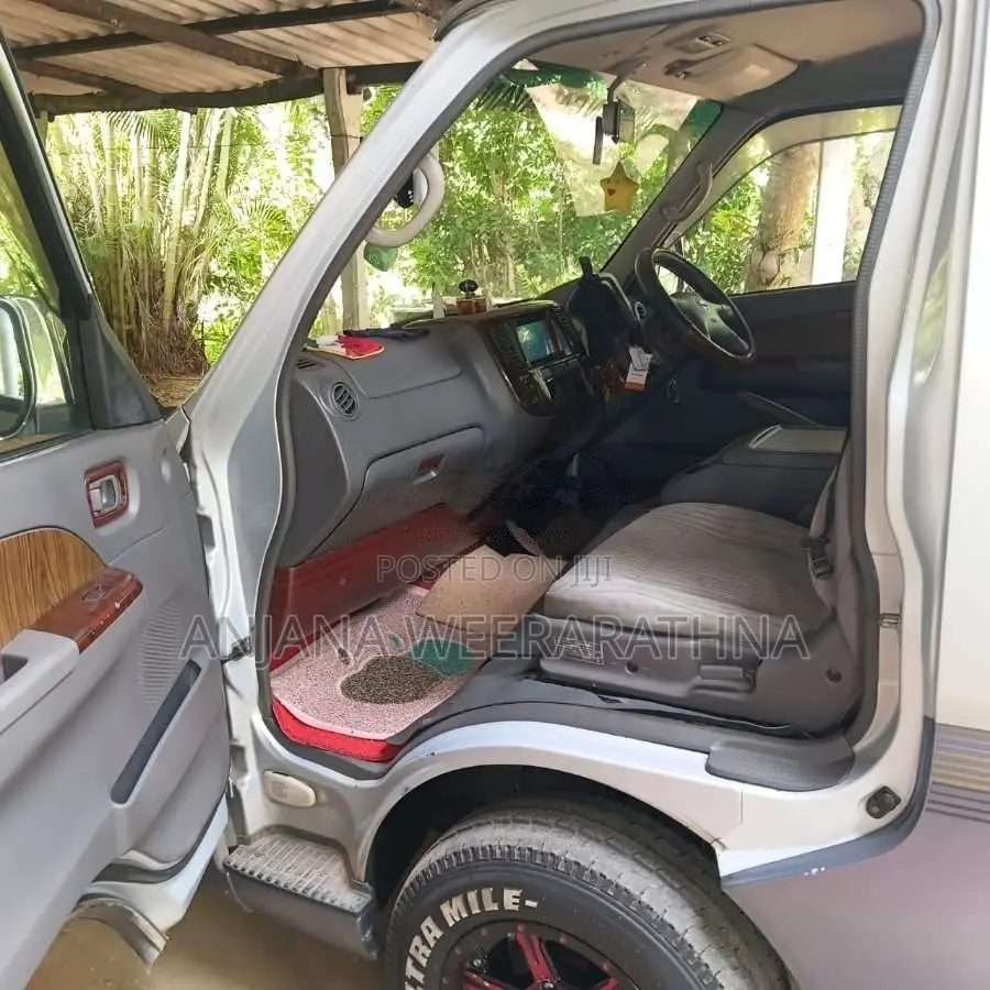 Nissan Caravan E25 GX 2005 Van (Used)