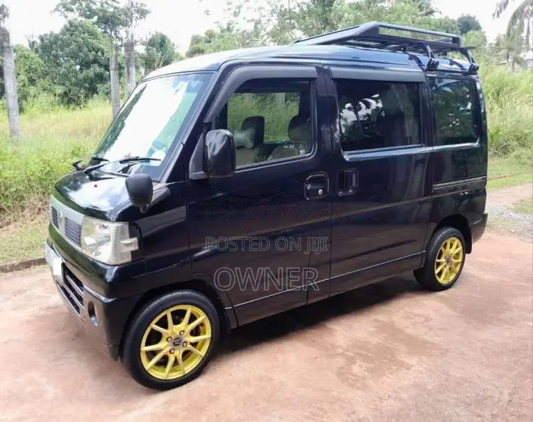 Nissan Clipper Rio Mini Van 2009 Van (Used)