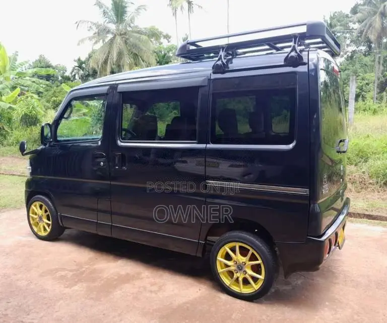 Nissan Clipper Rio Mini Van 2009 Van (Used)