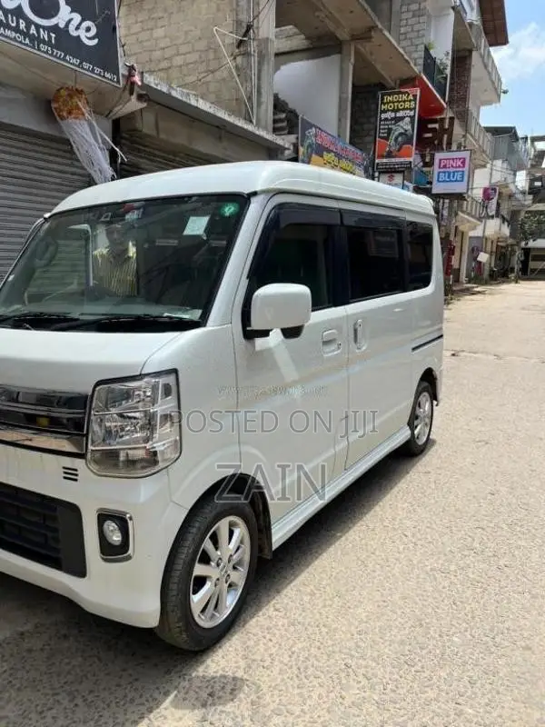 Nissan Clipper Nv100 Rio 2023 Van (Used)