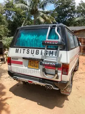 Mitsubishi Delica Closed 1982 Van (Used)