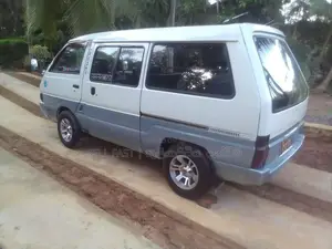 Nissan Largo 1990 Van (Used)